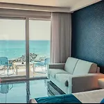 Nautilus Hotel 4*