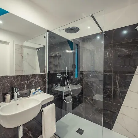 Nautilus Hotel 4*