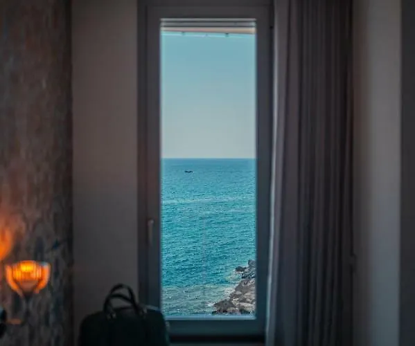 Отель Nautilus 4*
