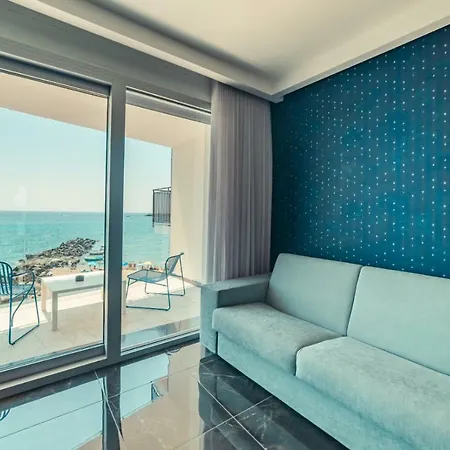 Nautilus جيارديني ناكسوس