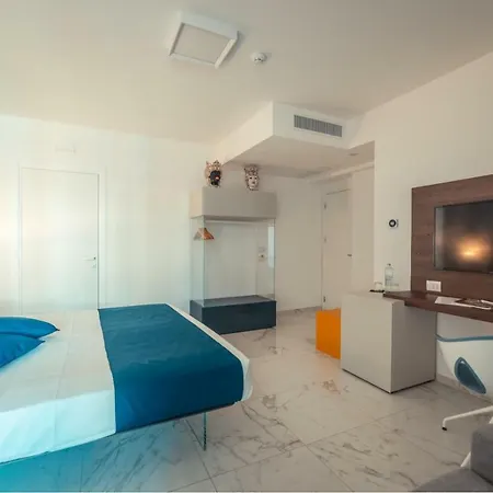 فندق Nautilus 4*