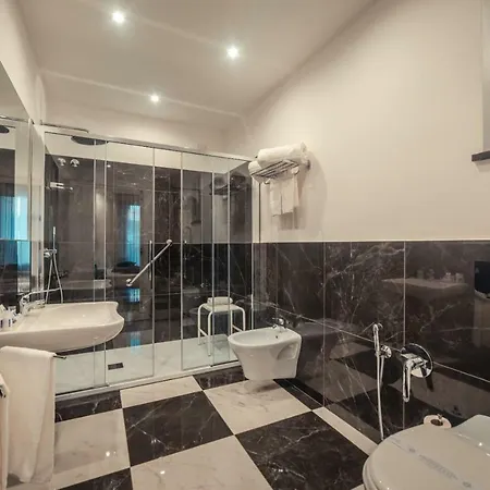 Nautilus فندق 4*