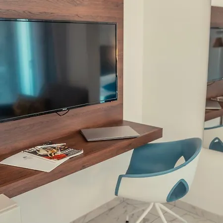 فندق Nautilus 4*