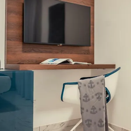 فندق Nautilus 4*